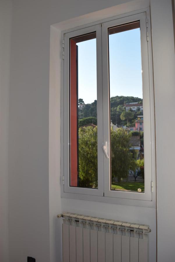 Casa Ligure Ristrutturata 80M2 ดิอาโนมารีนา ภายนอก รูปภาพ